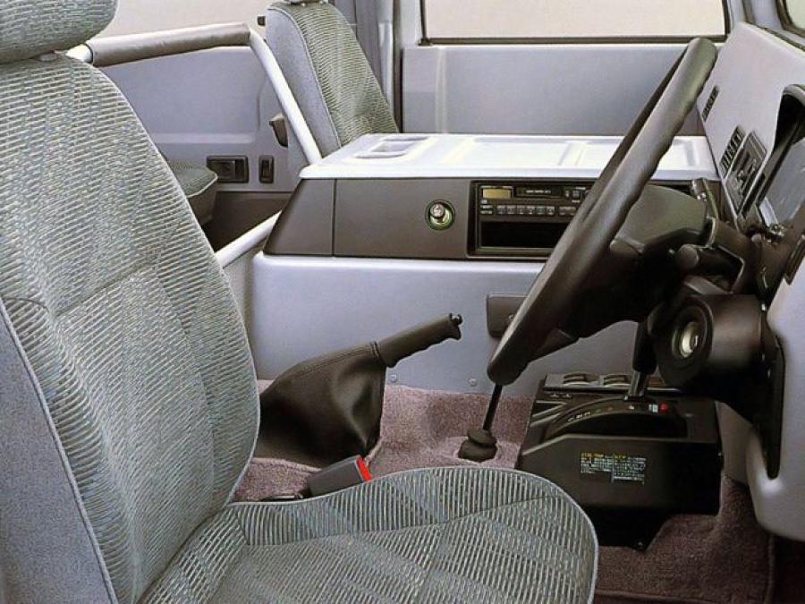 Toyota Mega Cruiser 1996 года  (фото 3 из 6)